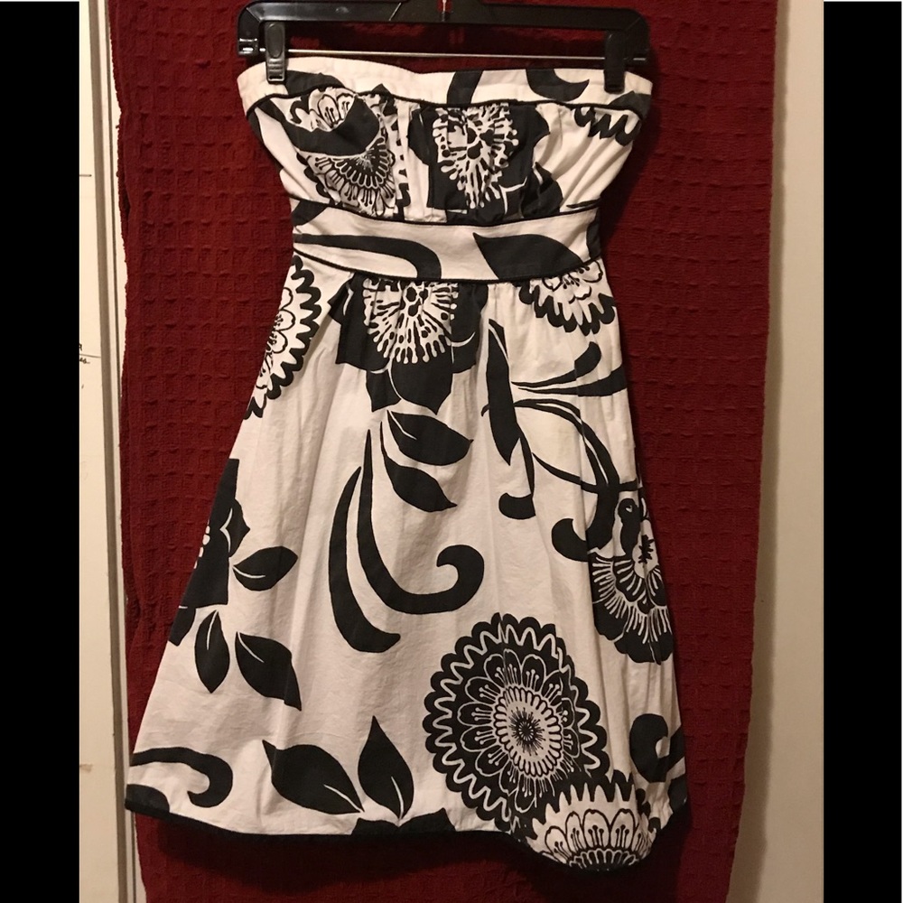 Strapless fun summer/fall mini dress